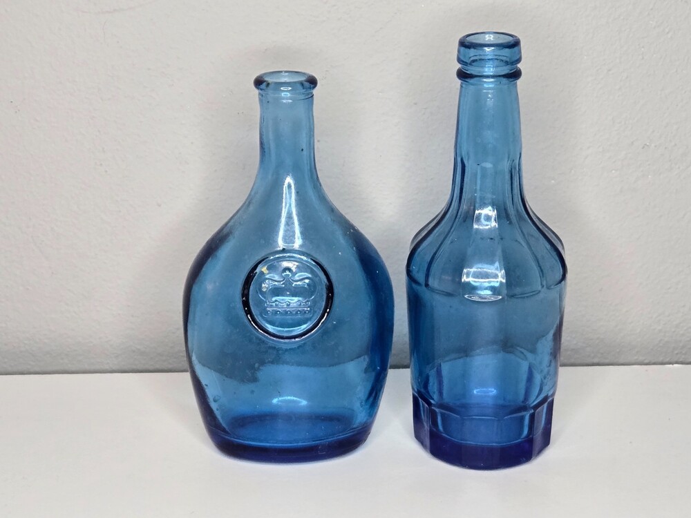Pair of 2 Blue Wheaton New Jersey Medium Bottles